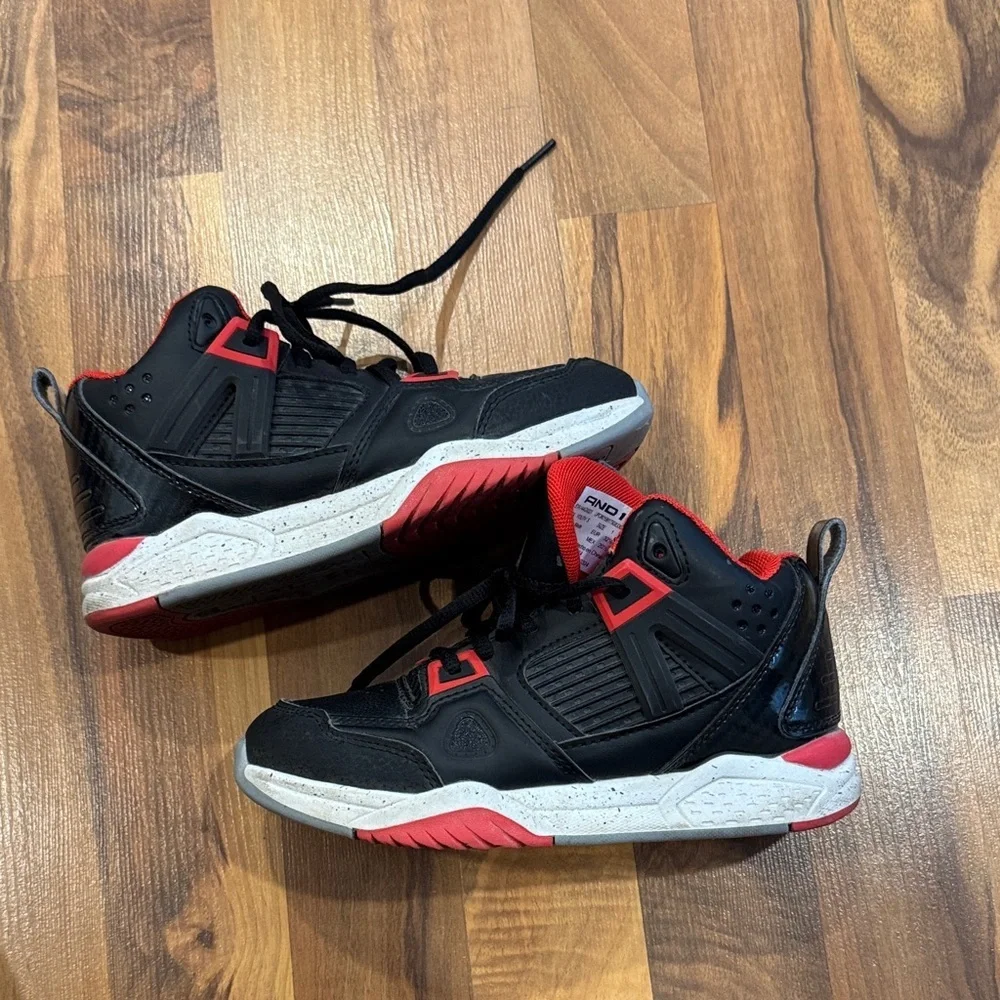 Kids' Black and Red jordan Andi sneakers